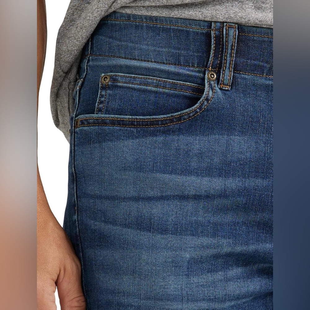 Lee Extreme Motion Men's Denim Shorts Straight Fit Stretch Size 42 X 10.5” Dusk - Picture 4 of 11
